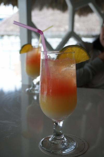 青い海とクラシックカーのキューバへ　6日目～バラデロ～