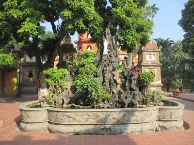 タイのイサーンと北部ベトナムの旅（16）　　　　　　　　　ハノイでホンノンボを観る。①