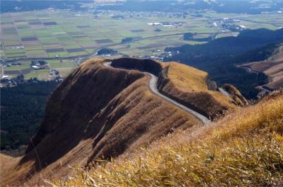 【パステル原画 A5 2枚セット】天空の道（熊本地震前後の阿蘇） 熊本地震によって破壊された「ラピュタの道」の今 「復旧はいつ