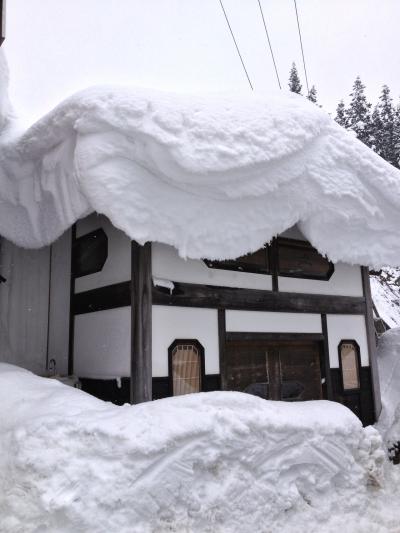 雪の中の銀山温泉