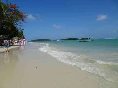 初めてのサムイ島満喫5日間！／1～2日目（ビーチ、ホテルのプール、ラマイビーチのマーケット）
