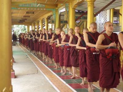 ゴールデンロックは見るだけ・・・。