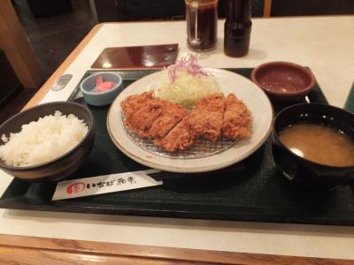 高雄滞在記(いなば和幸・ダラーズ・夜の左営蓮池潭湖畔・翠華路自行車道橋梁・高雄市文化中心・市場・凹子底森林公園・パン屋・海味澎湖平價活海鮮・カラオケ・自由黄昏市場・整体) 2013/4/21-5/4 (1)