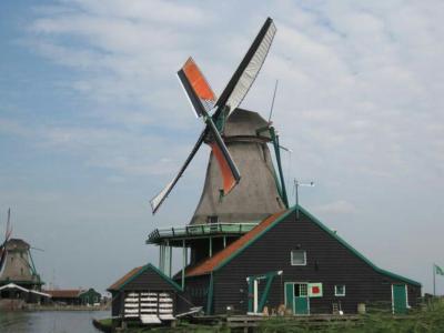 2009年夏オランダ、フランス旅行(その２) 風車…チーズ…木靴…そして運河