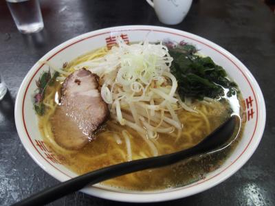 お昼は、遅くなりましたが、茅橋ラーメンです