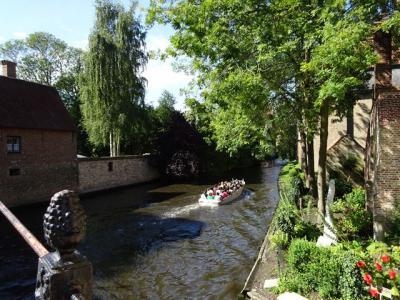 ベネルクス女４人旅⑧《世界遺産の街 ブルージュを歩く２～救世主大聖堂とベギン会館》