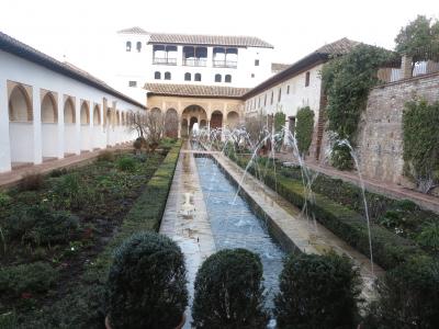 グラナダ観光　水の宮殿・ヘネラリフェ庭園
