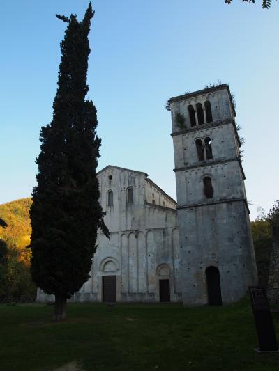 アブルッツォ州とモリーゼ州の旅　サン・リベラトーレ・マイエラ（San Liberatore a Maiella）教会