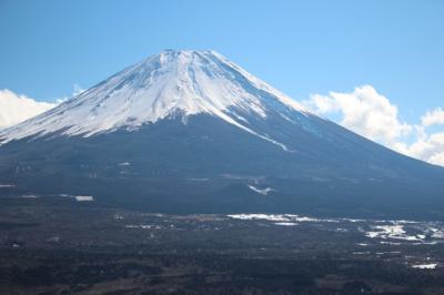 珍しい雨氷が見られた！　山頂はまるで花の山　富士山目の前の竜ヶ岳