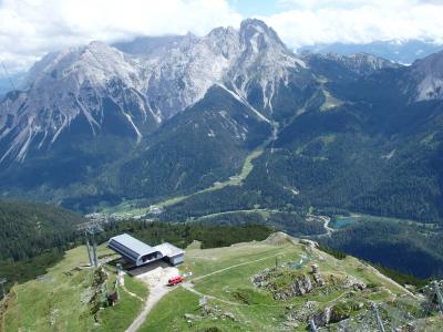 オーストリアのチロル＆エーアヴァルト、ドイツのバイエルンの旅　【５０】　レルモースの山頂から眺めるツークシュピッツェ