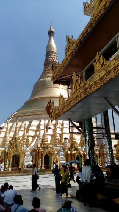 とりあえずシュエンダゴンパゴダとヤンゴン市内散策