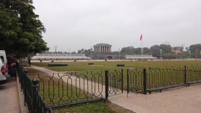 ベトナムは毎日どんより曇ってた　その３　ホーチミン廟にやっては来たが