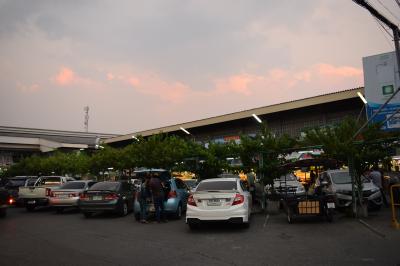 Memories of Chiang Mai (6) タニン市場へ夕食の買い出しに行きました。