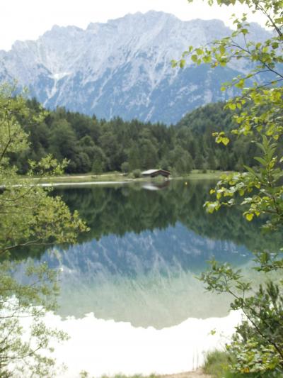 オーストリアのチロル＆エーアヴァルト、ドイツのバイエルンの旅　【５６】　ミッテンヴァルトのフェルヒェン湖畔ハイキング