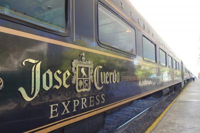 JoseCuervo社のテキーラエクスプレスに乗ってテキーラ村へ！