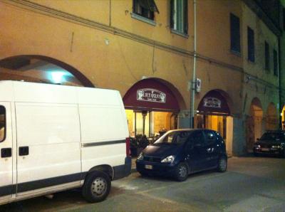 フィレンツェから車でフェラーラに来ました