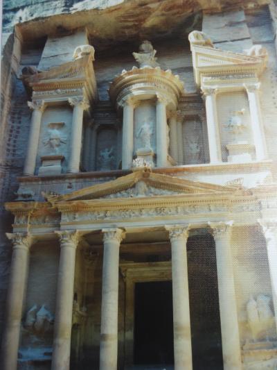 (15)1993年12月ヨルダン・シリアの旅13日間④ヨルダン(ペトラ(ｼｸ ｴﾙｶｽﾞﾈ 劇場 墓 神殿 ｴﾄﾞ･ﾃﾞｨﾙ ) 貯水槽 ﾘﾄﾙﾍﾟﾄﾗ ﾍﾞｲｰﾀﾞ村) 　)