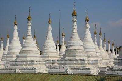 2016旧正月ミャンマー08★初マンダレー★白亜のストゥーパがいっぱいクドードォ・パゴタ