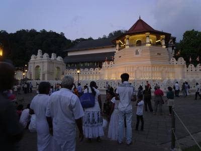 スリランカ文化三角地帯をぐるぐる巡り&いろいろ味わう旅【1】 コロンボ→キャンディ