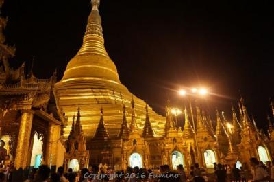 ミャンマー最大の聖地 シュエダゴン・パヤー