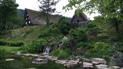 初夏の白川郷と白山