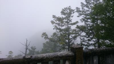三峯神社は雲の中②