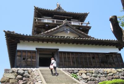 2016春、福井県の名城(2/15)：丸岡城(2)：天守台、現存の天守閣、福井大地震時の写真