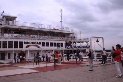 琵琶湖方面へ親睦旅行　②クルーズと近江神宮