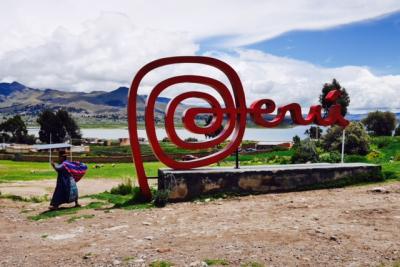 自由からの卒業旅~南米へ(6)国境越えとトトラの浮き島