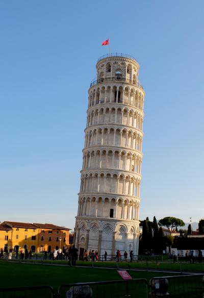 2015.12年末年始二度目のイタリア旅行11-ピサへ，簡単に入れる駐車場，Duomo広場，ピサの斜塔（鐘楼）