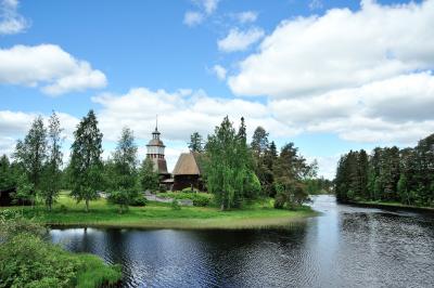 夏の扉を開けて・・・輝きの季節を迎えたフィンランドへー２　村の古い教会の可愛い天使達に・・・(*^▽^*)　この名も無き教会実は世界遺産なんですよ(ﾟ０ﾟ)