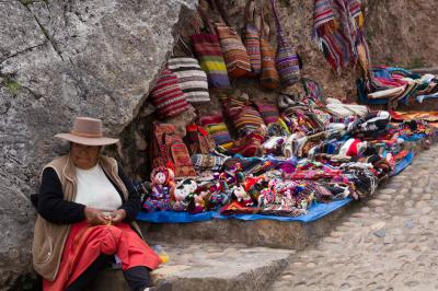 ペルー軟弱個人旅行（４）チンチェーロ遺跡と民族舞踊