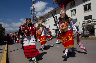 ペルー軟弱個人旅行（５）クスコ　祭りの行列