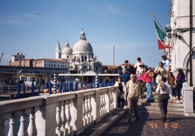 イタリア・ルネッサンス紀行（ミラノ・ヴェローナ・ヴェネツィア・フェラーラ・ボローニャ・フィレンツェ・ピサ・サンジミニャーノ・シエナ・アッシジ・ローマ・ナポリ・ポンペイ）１０日間の旅。（1995）