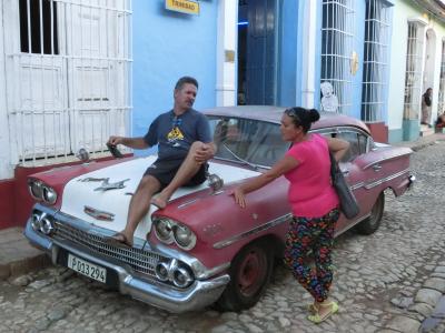 クラシックカー　（キューバ）