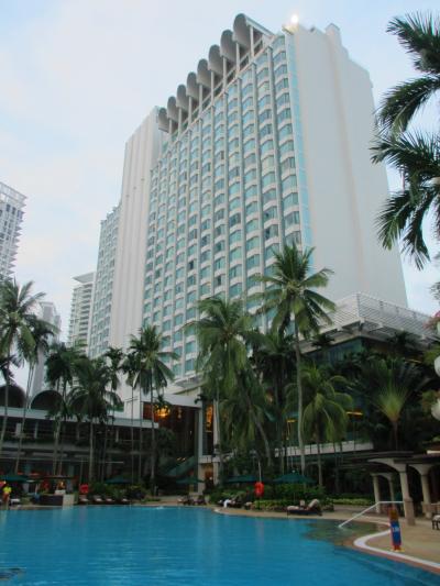 ２０１６年夏　シンガポール　シャングリラ・ホテルに２泊。オーチャード通り近くの閑静な場所です。