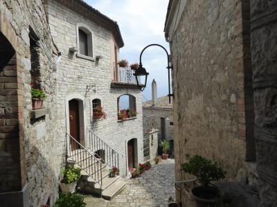 夏の優雅な南イタリア周遊旅行♪　Vol32(第3日)　☆San Marco dei Cavoti：可愛らしい村「サン・マルコ・デイ・カヴォーティ」を優雅に歩く♪