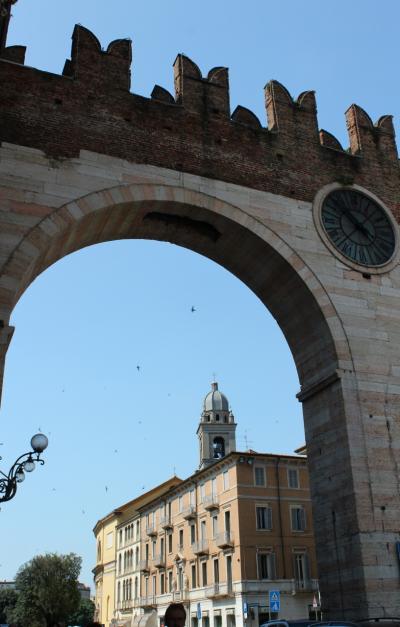 北イタリア　湖水地方とドロミテ街道　絶景の旅８日間♪　出国からヴェローナ編