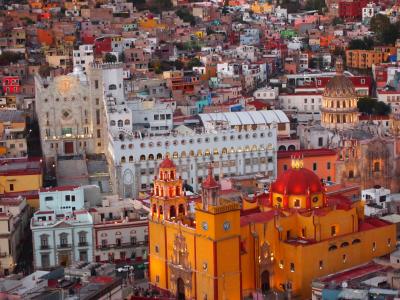 魅惑の国メキシコ一人旅（6）パレットの中にあるようなカラフルな街は、夜になるとガーネット色に輝きます(^^♪　　グァナファト前編