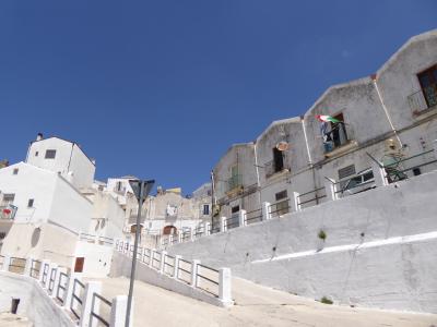 夏の優雅な南イタリア周遊旅行♪　Vol74(第5日)　☆Manfredonia→Monte Sant'Angelo：標高800メートルのモンテ・サンタンジェロへ走る♪