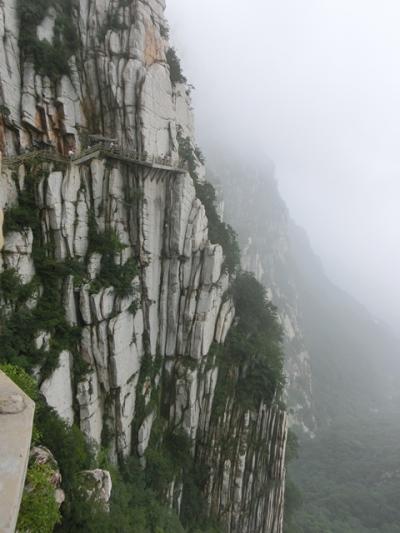 【洛陽・西安】少林寺と嵩山、龍門石窟、西安城壁　もりだくさんの旅