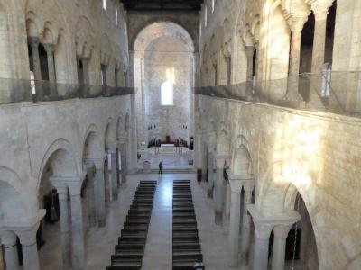 夏の優雅な南イタリア周遊旅行♪　Vol100(第6日)　☆Trani：トラーニ大聖堂のクリプタ♪驚きの2階から聖堂内を眺めて♪