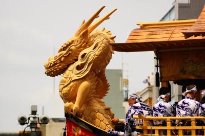 祇園祭！今日は後祭の山鉾巡行です。復元された龍頭がスゴイ！