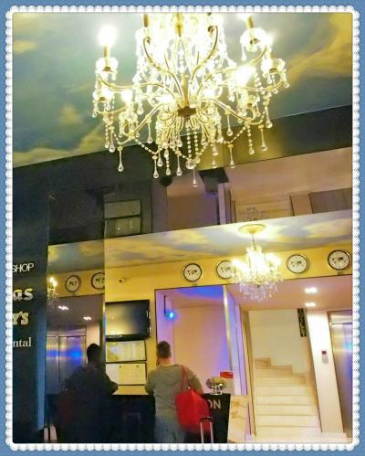 《ヨーロッパ最後の中世》といわれるルーマニアってどんな国！?　その３9　★シナイア⇒ブカレストへ★Ｚ　Ｅｘｅｃｕｔｉｖｅ　Ｂｏｕｔｉｑｕｅ　Ｈｏｔｅｌ★