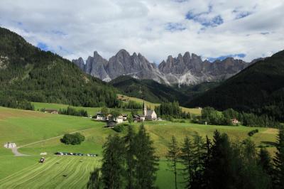 サンタ・マッダレーナ村    Santa Maddalena　イタリア北部 湖水地方とドロミテ街道の旅　 6/13  