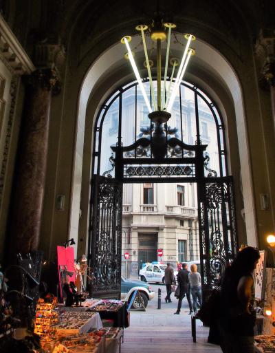 《ヨーロッパ最後の中世》といわれるルーマニアってどんな国！?　その４2　★ブカレストまち歩き　3★統一大通りの巨大マンション群など★