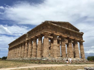 イタリア（ペストゥム～アルベロベッロ～デルモンテ城～ナポリ～イスキア島）