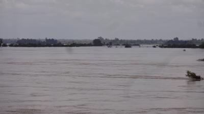 ラオス南部はオフシーズン　その１７　コン島の最南端へ