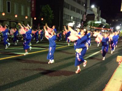 盛岡さんさ踊りをいっしょに踊った