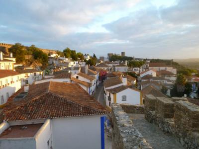 西へ西へ（15）：オビドスの朝は城壁の上で